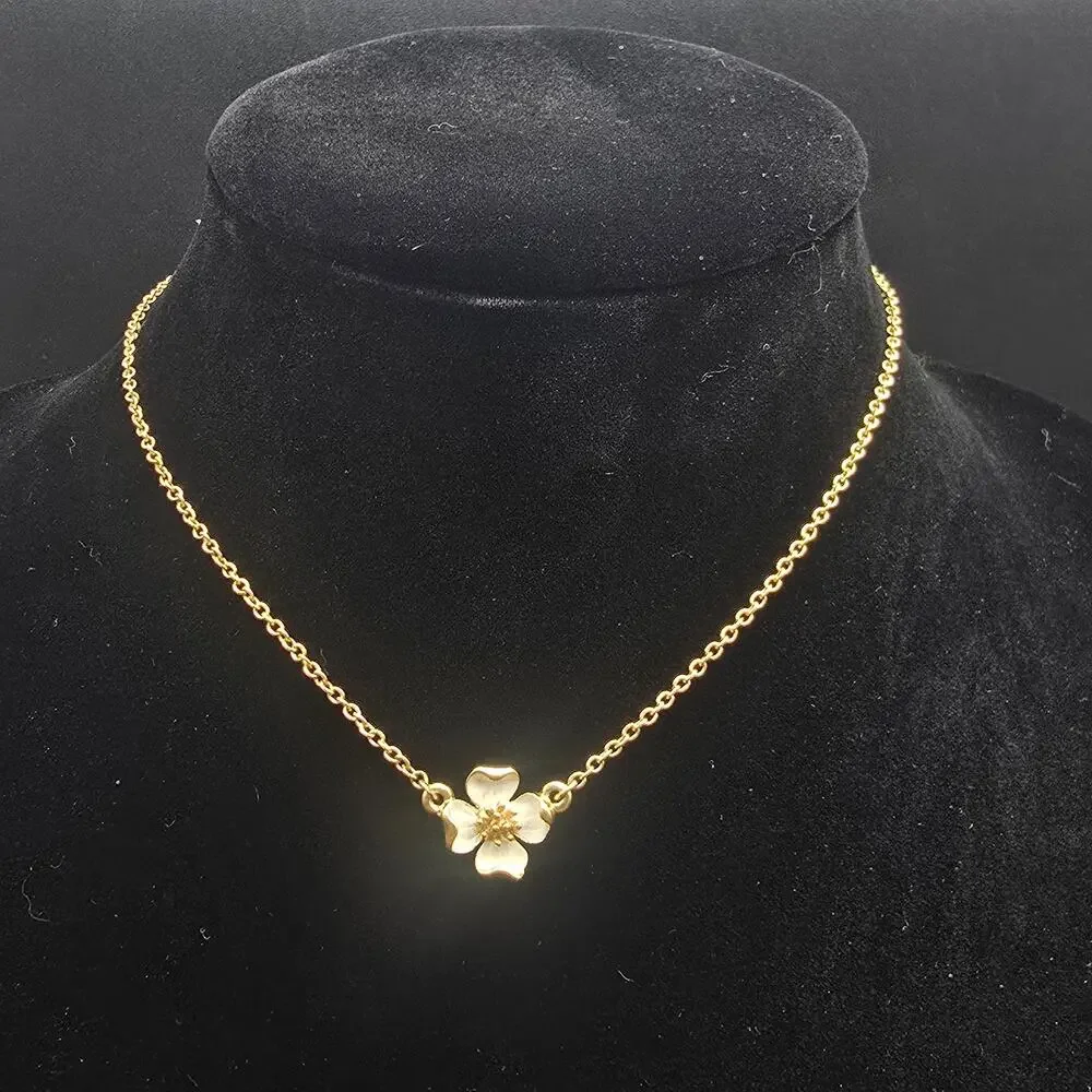 Trifari Dogwood Flower Pendant Necklace Gold Tone Vintage Costume Jewelry